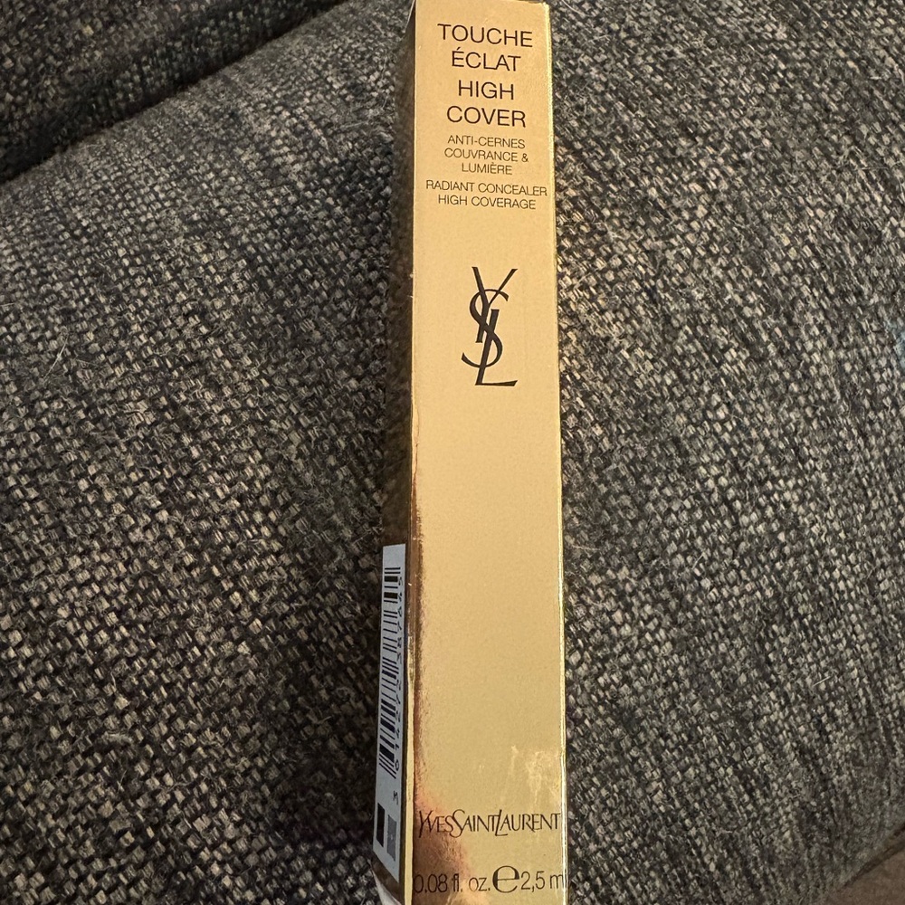 Yves Saint Laurent Touche Éclat High Cover in Almond